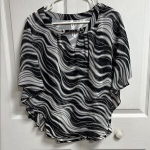 NY Collection Black and White Graphic Polo Blouse